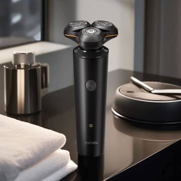 Electric Shaver &amp; Grooming Kit