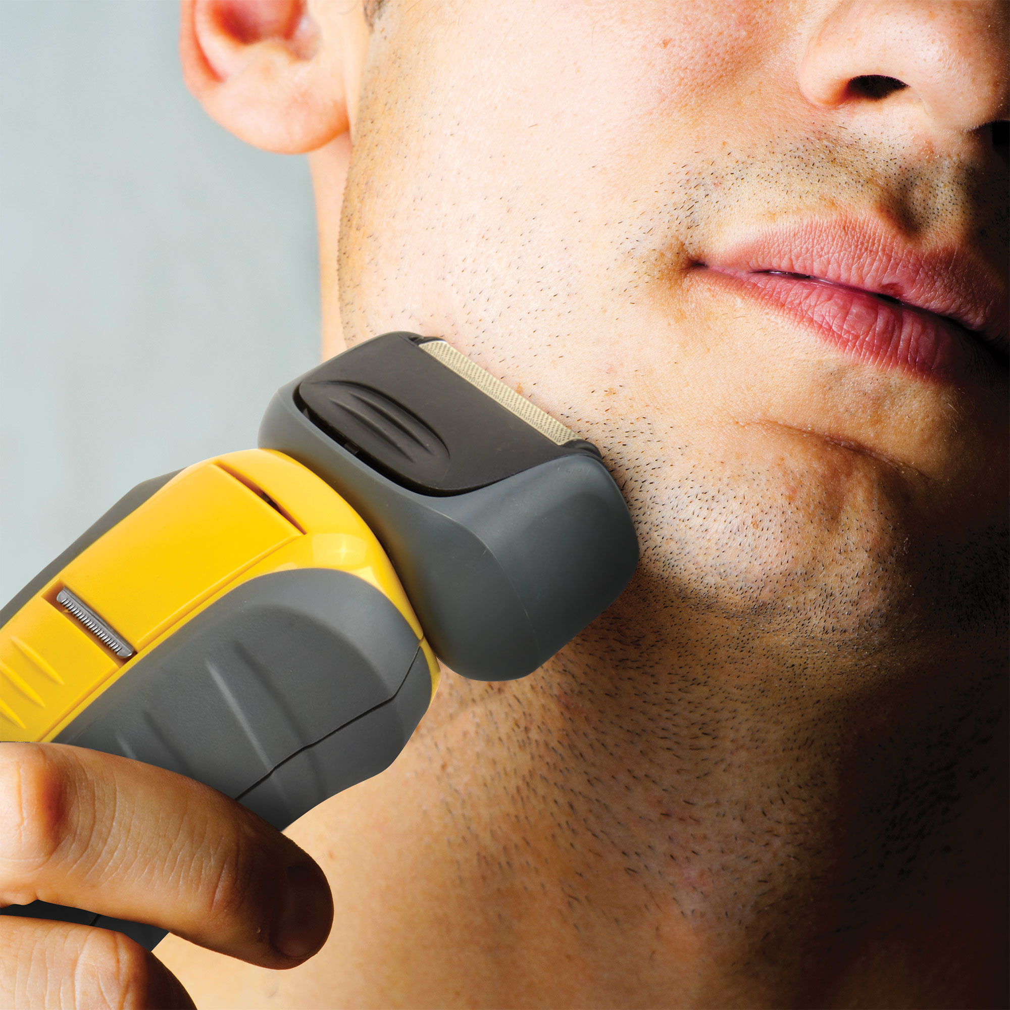 Remington Virtually Indestructible Foil Shaver