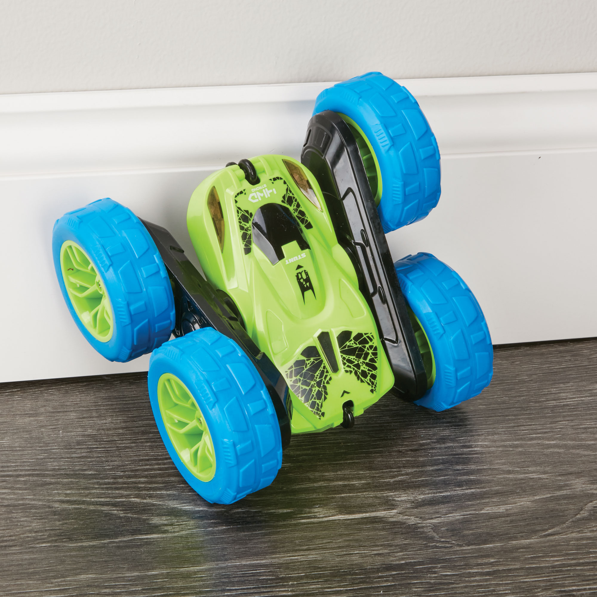 CIS Green Flip-Over RC Stunt Car