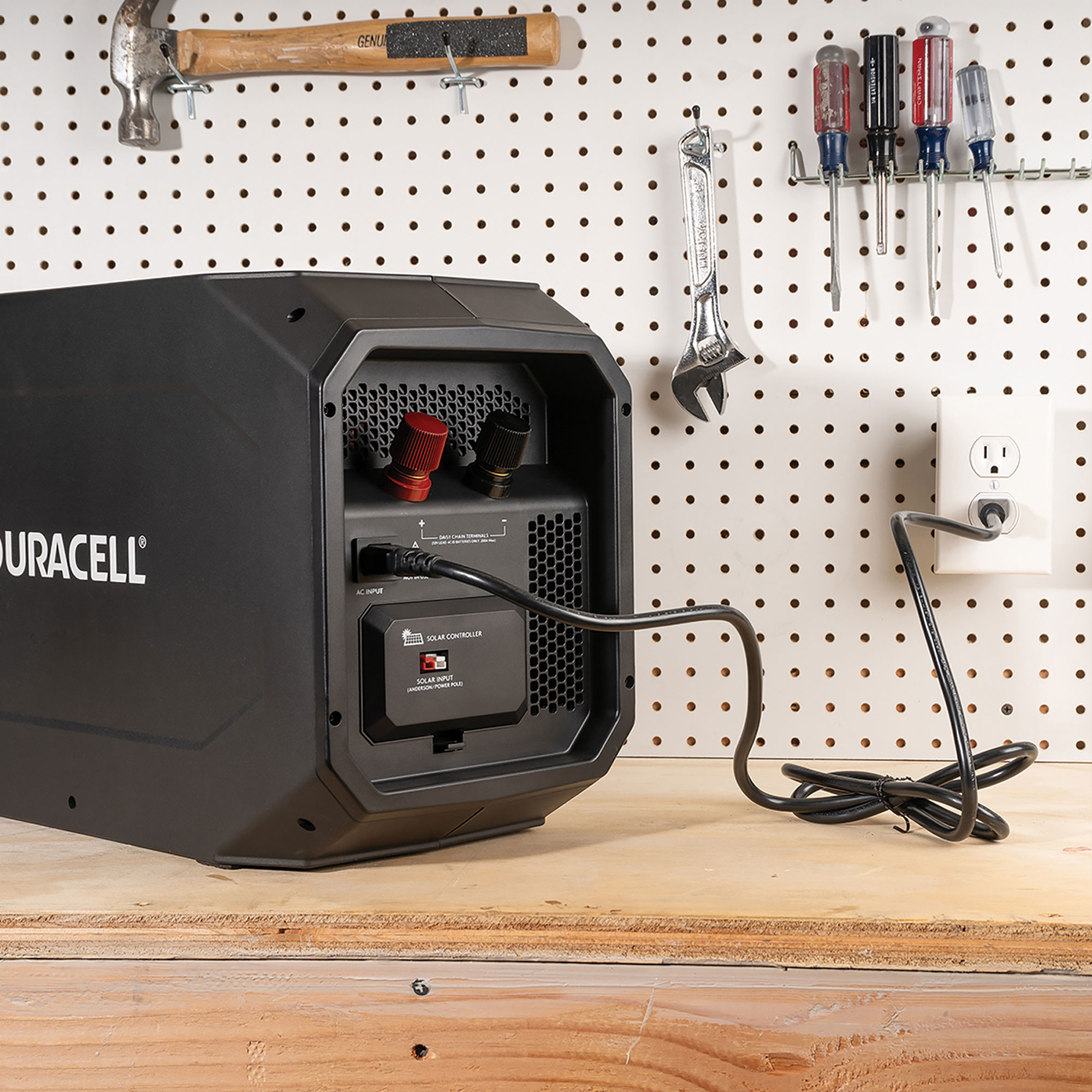 Duracell PowerSource 660 Portable Power Station