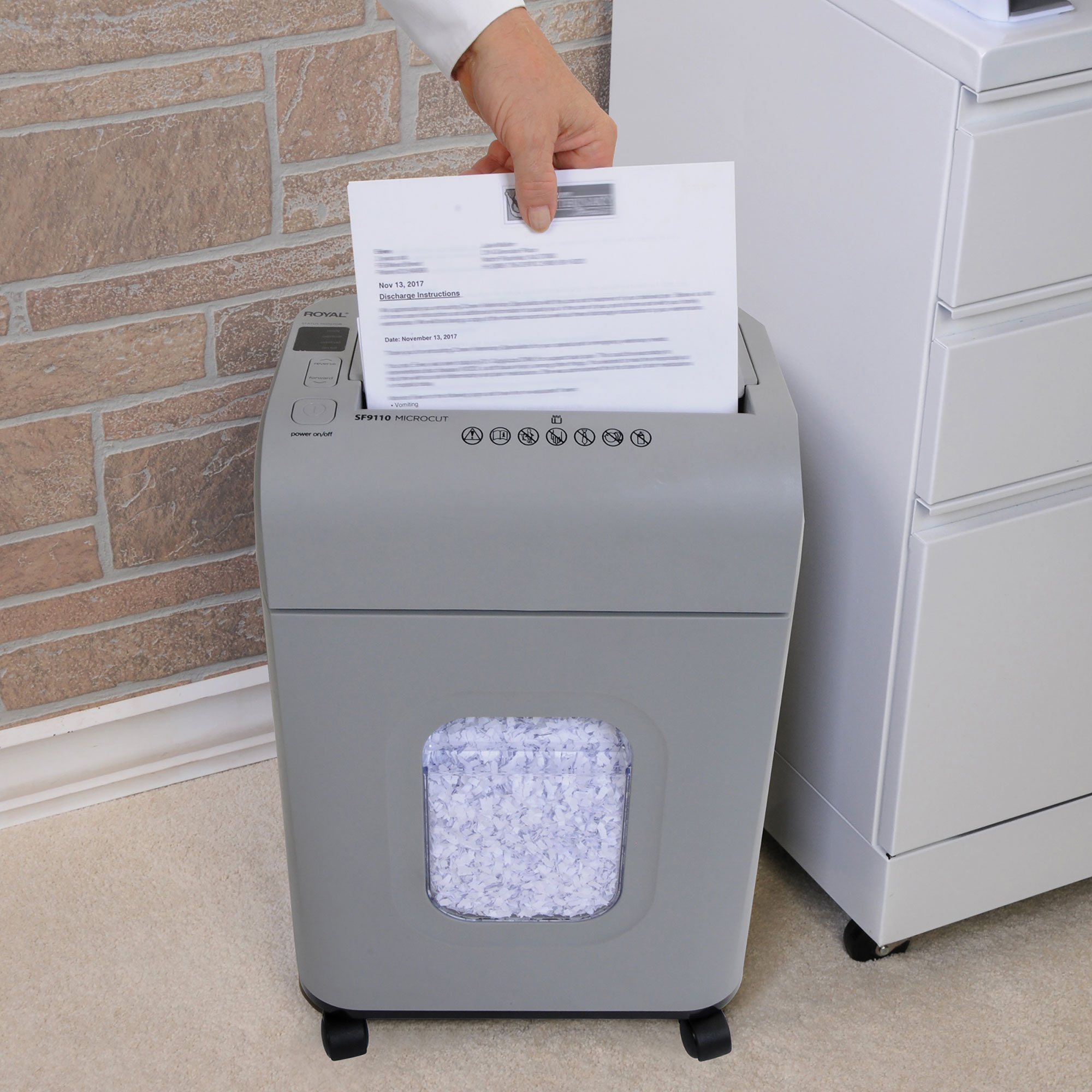 Royal 9-Sheet MicroCut Shredder